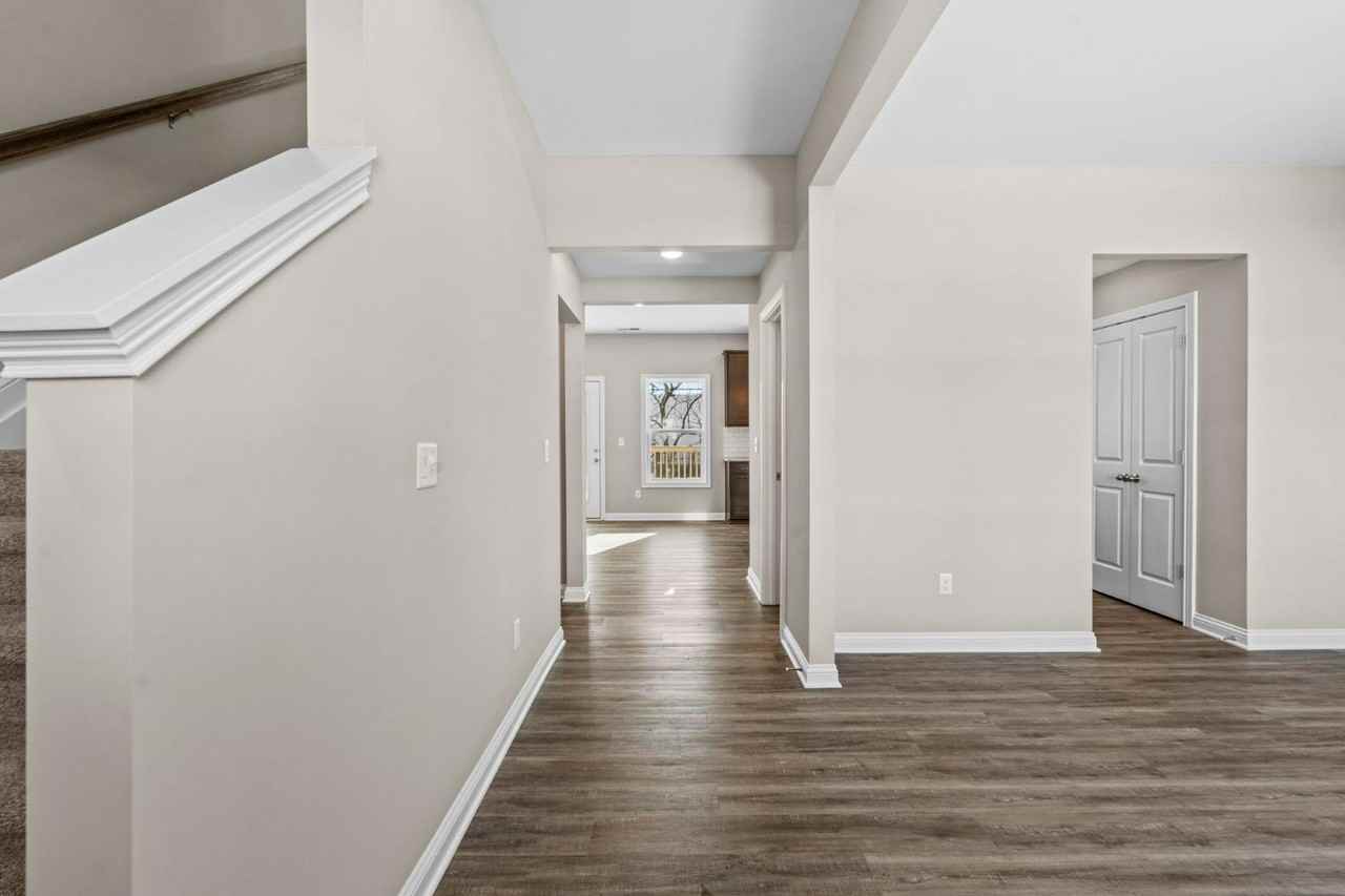 441 Friendly Avenue - Photo 7 of 20