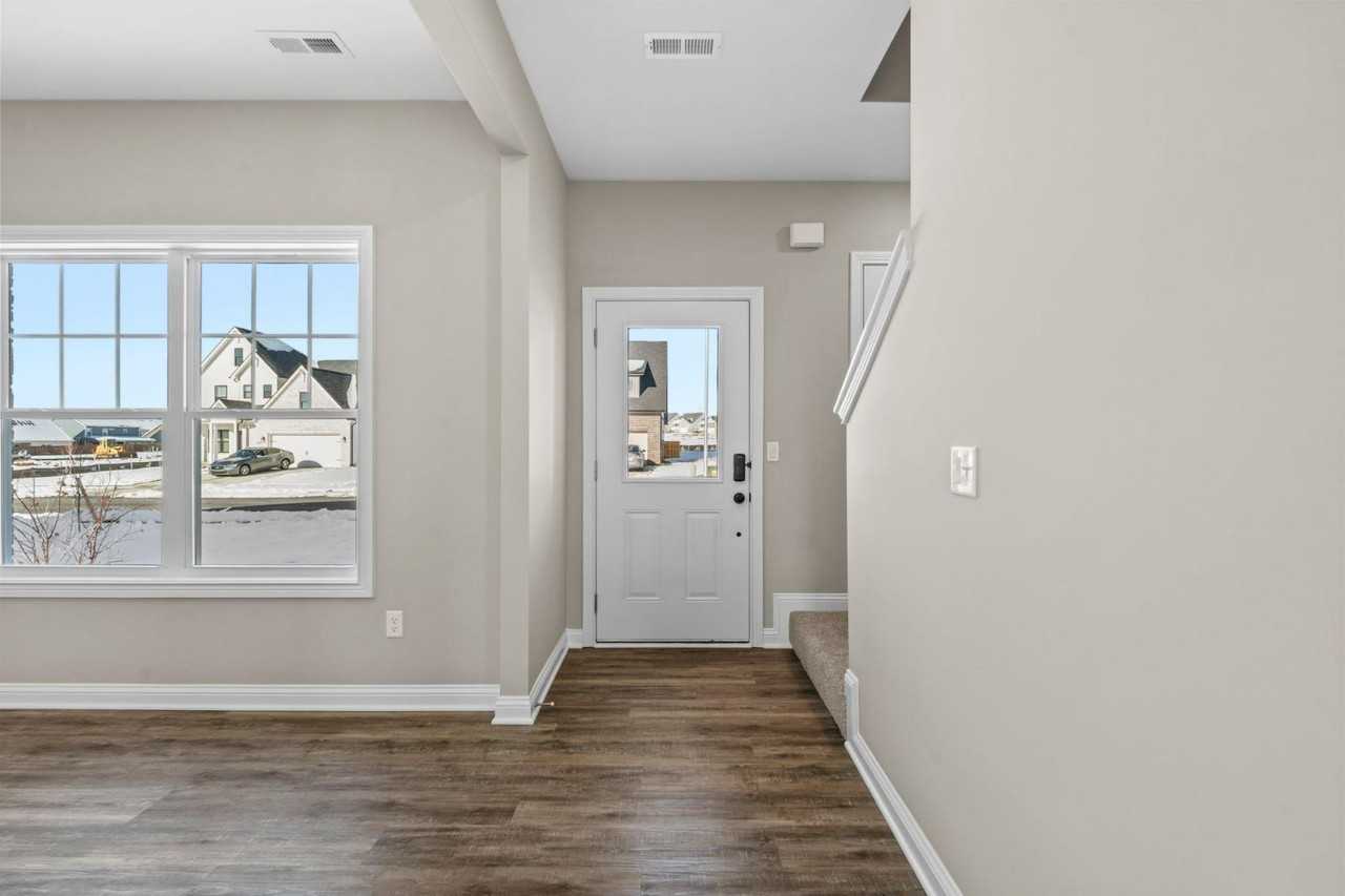 441 Friendly Avenue - Photo 5 of 20