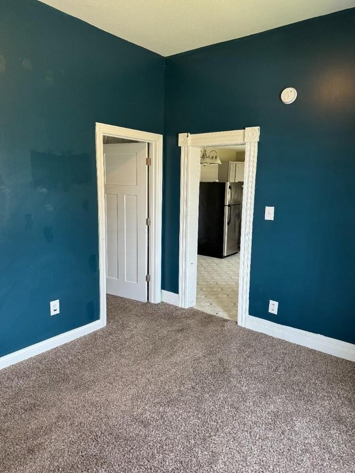 1610 19th Street - Photo 5 of 12