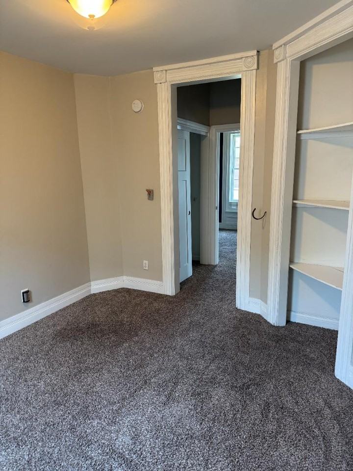 1610 19th Street - Photo 7 of 12