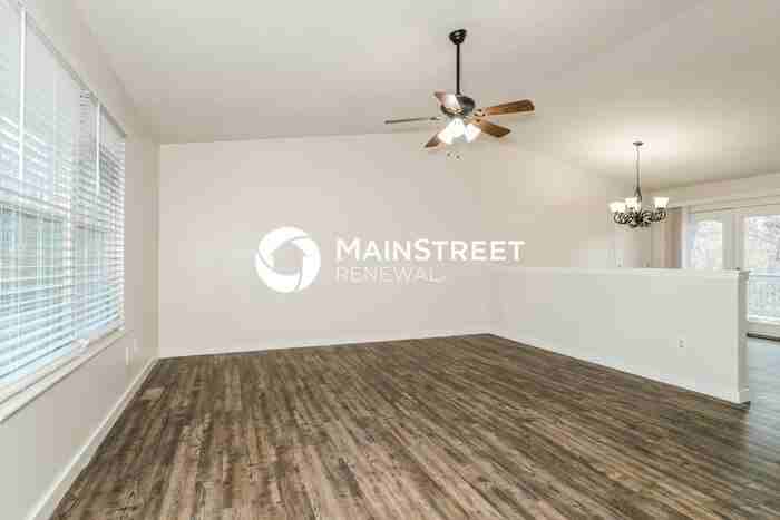 2557 Tricia Ln - Photo 5 of 19