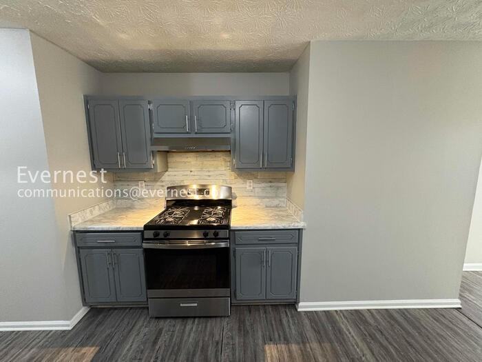 130 Summerfield Drive - Photo 4 of 30