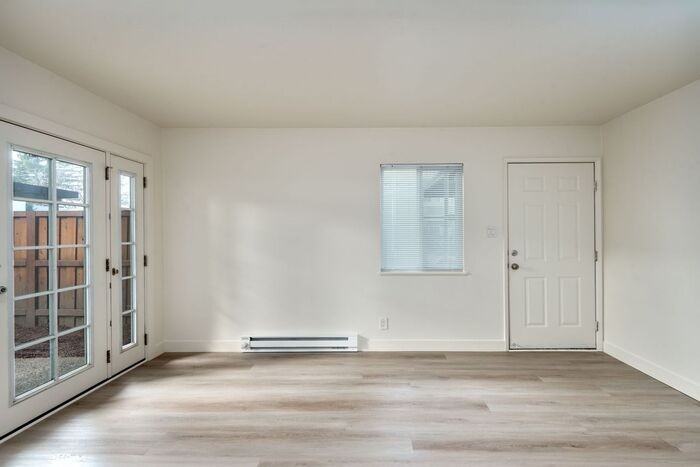 2265 Mcbride Lane #E - Photo 4 of 23