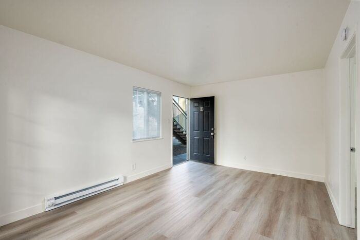 2265 Mcbride Lane #E - Photo 5 of 23