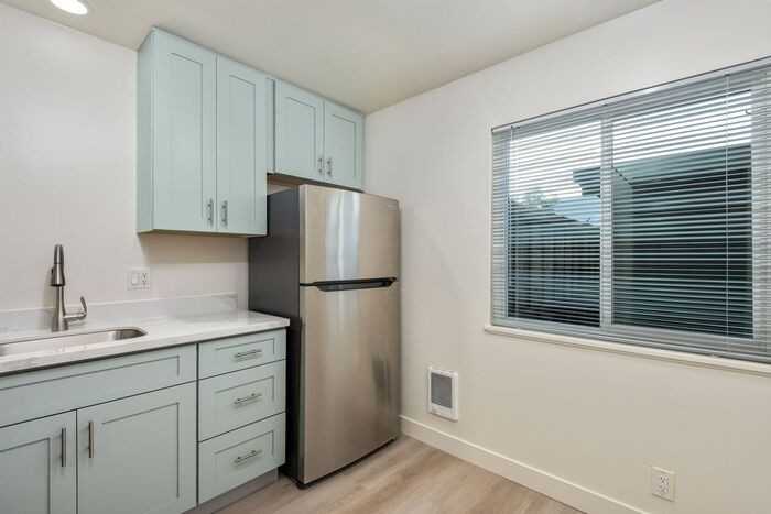 2265 Mcbride Lane #E - Photo 6 of 23