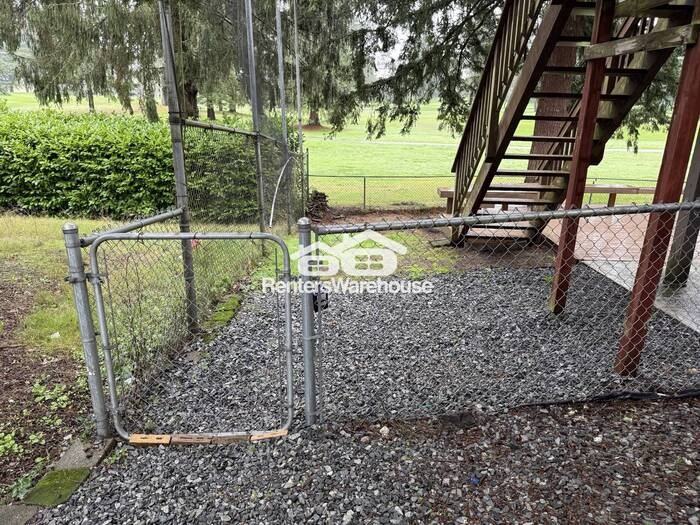 3707 Northshore Blvd Ne - Photo 3 of 19