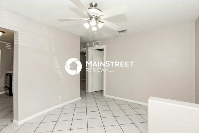 1367 Northeast 27th Street - Photo 6 of 16