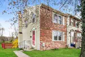 featured image of 5372 King Arthur Cir