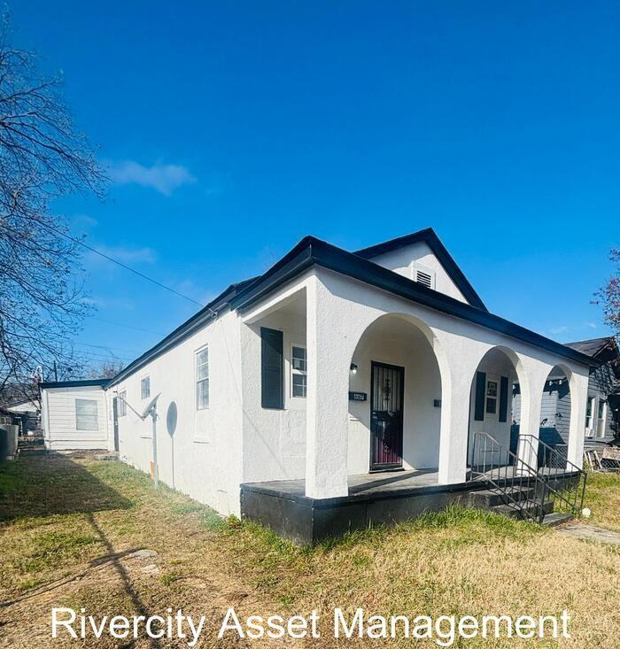 667 Marechalneil St - Photo 2 of 13