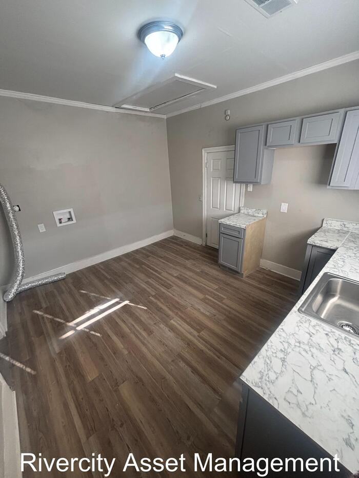 667 Marechalneil St - Photo 6 of 13