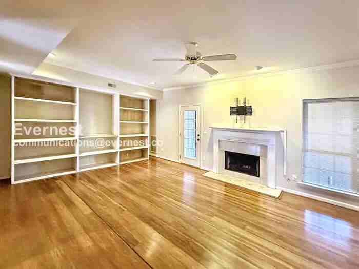 607 Parkside Circle - Photo 3 of 35