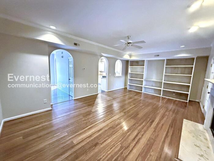 607 Parkside Circle - Photo 6 of 35