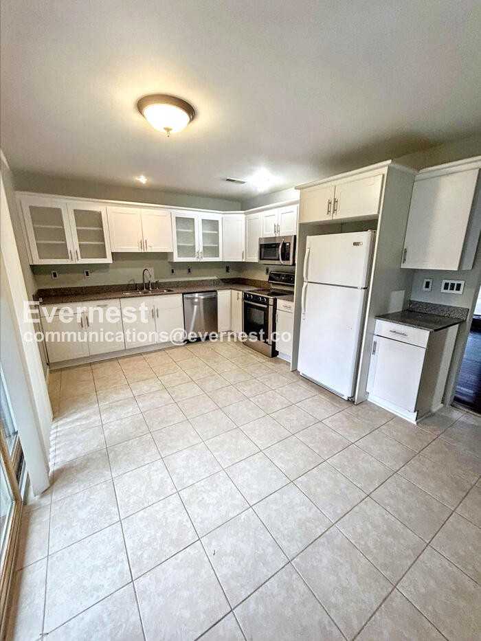 6712 Magnolia Ct #A - Photo 5 of 24