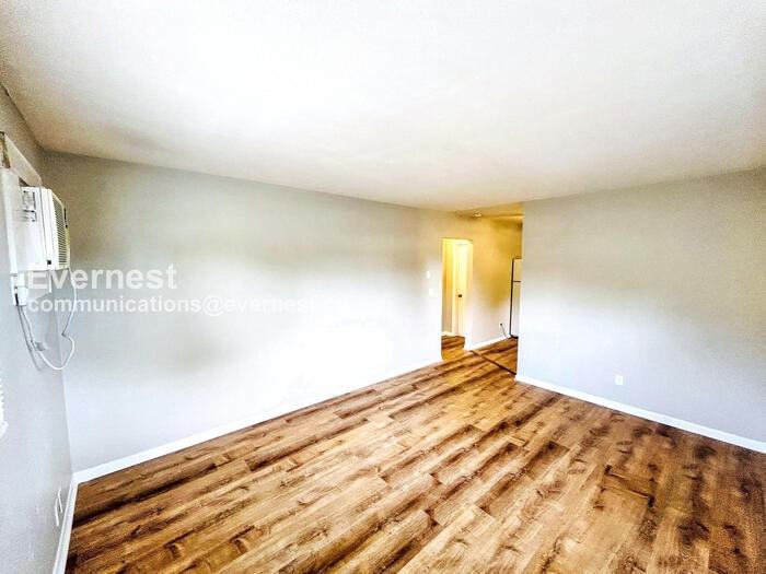 10546 106th Ave #A - Photo 3 of 23