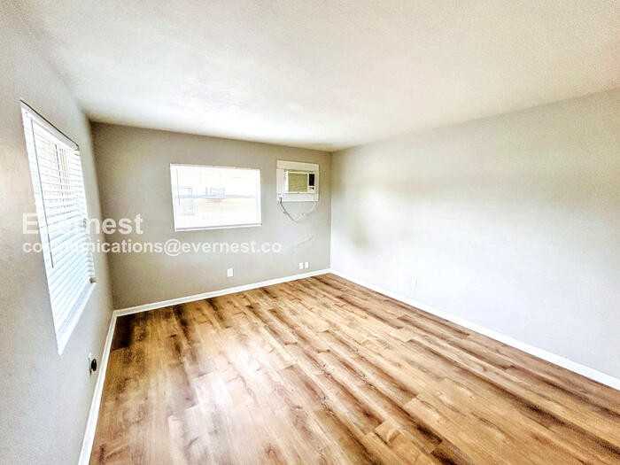 10546 106th Ave #A - Photo 6 of 23