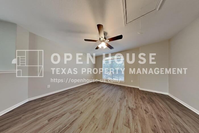 32339 Summer Park Ln - Photo 6 of 21