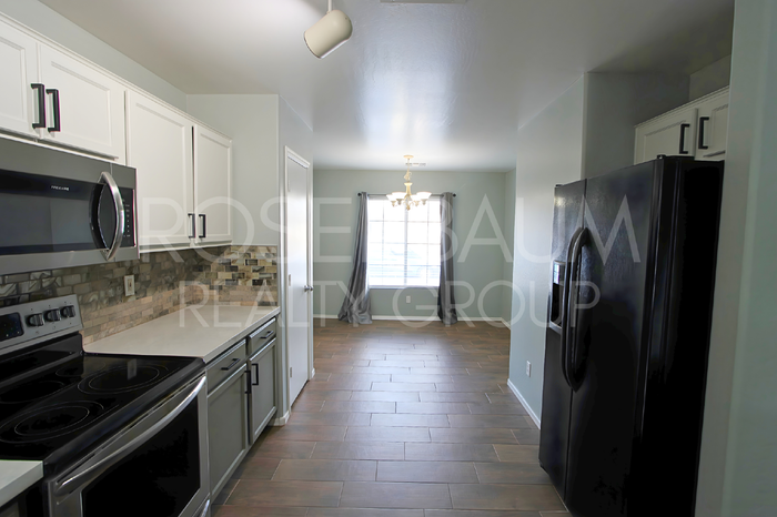 16755 W Desert Bloom St - Photo 6 of 19