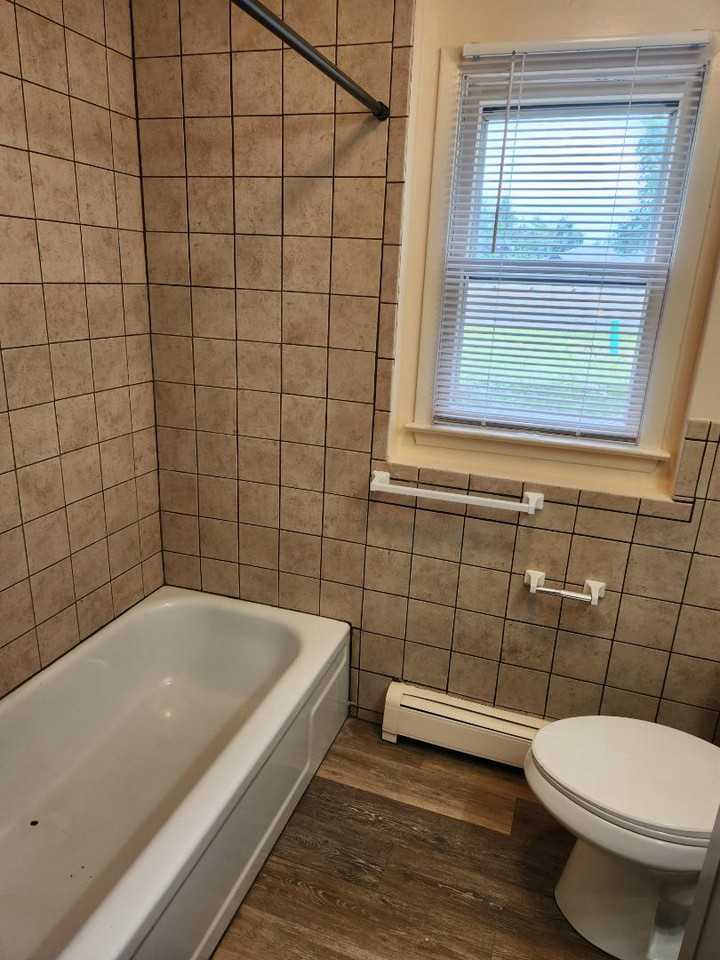 Meadowlane Apartments - Photo 2 of 5