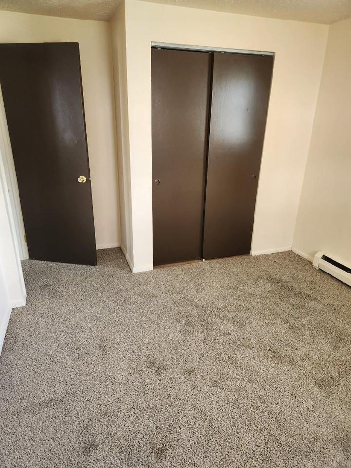 Meadowlane Apartments - Photo 3 of 5