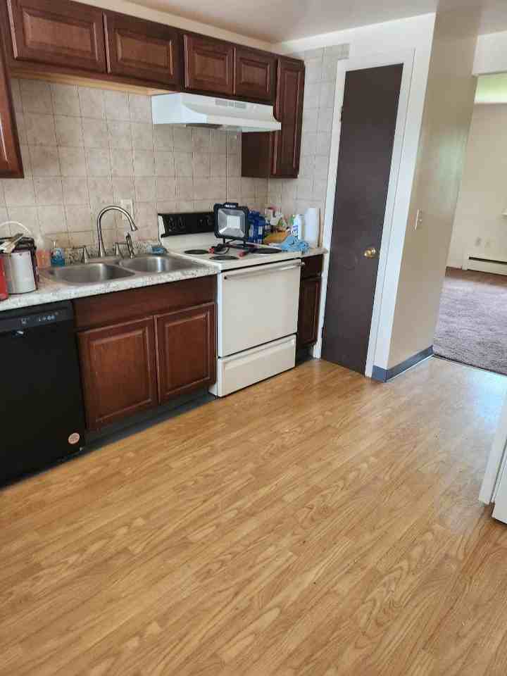 Meadowlane Apartments - Photo 4 of 5