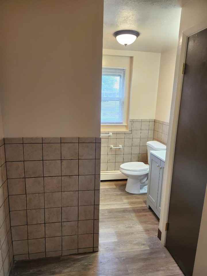 Meadowlane Apartments - Photo 5 of 5