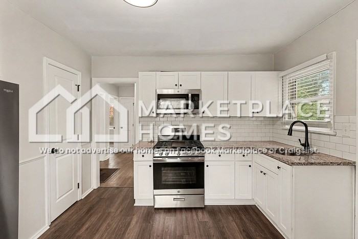 2851 Akron Street - Photo 7 of 22