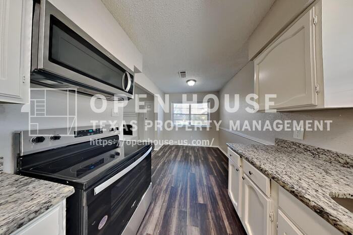 10018 Rippling Fields Drive - Photo 5 of 22