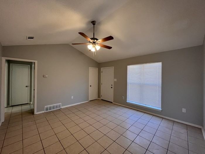 6270 Jamestown Avenue - Photo 5 of 15