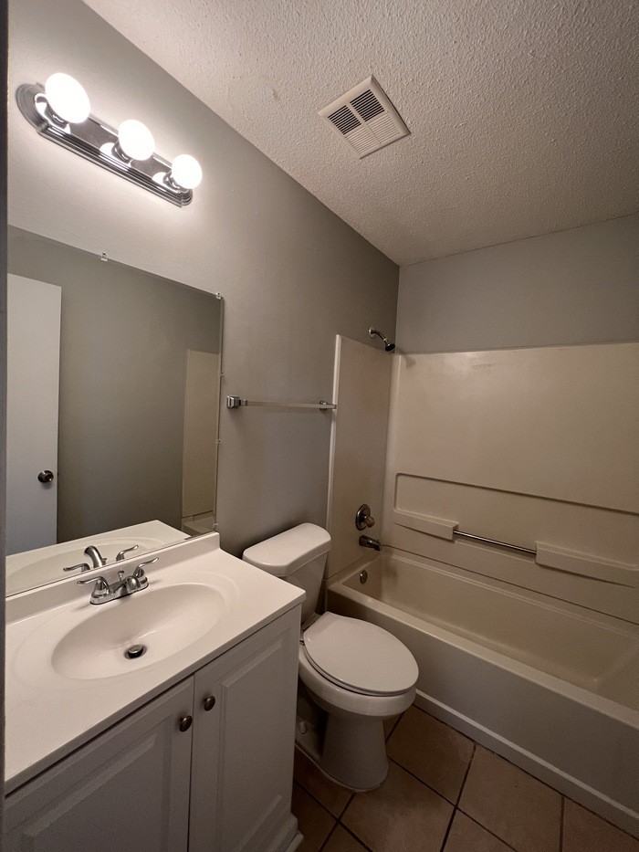 6270 Jamestown Avenue - Photo 7 of 15