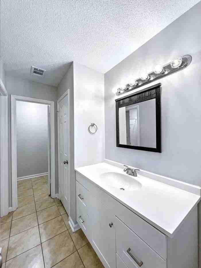 5880 Waverly Drive - Photo 6 of 18