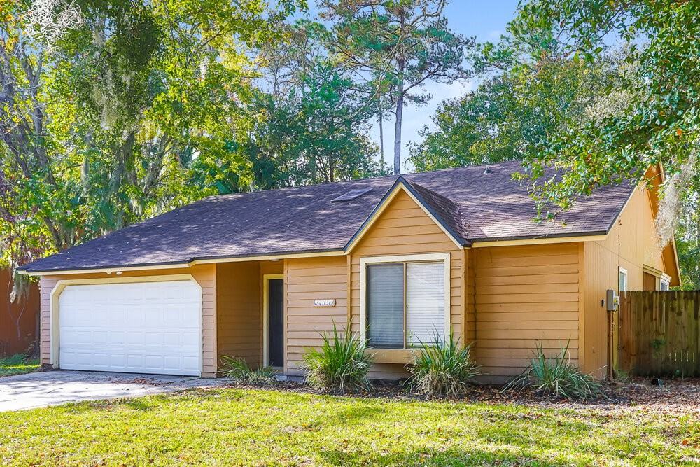 8228 Honeysuckle Ln - Photo 3 of 16