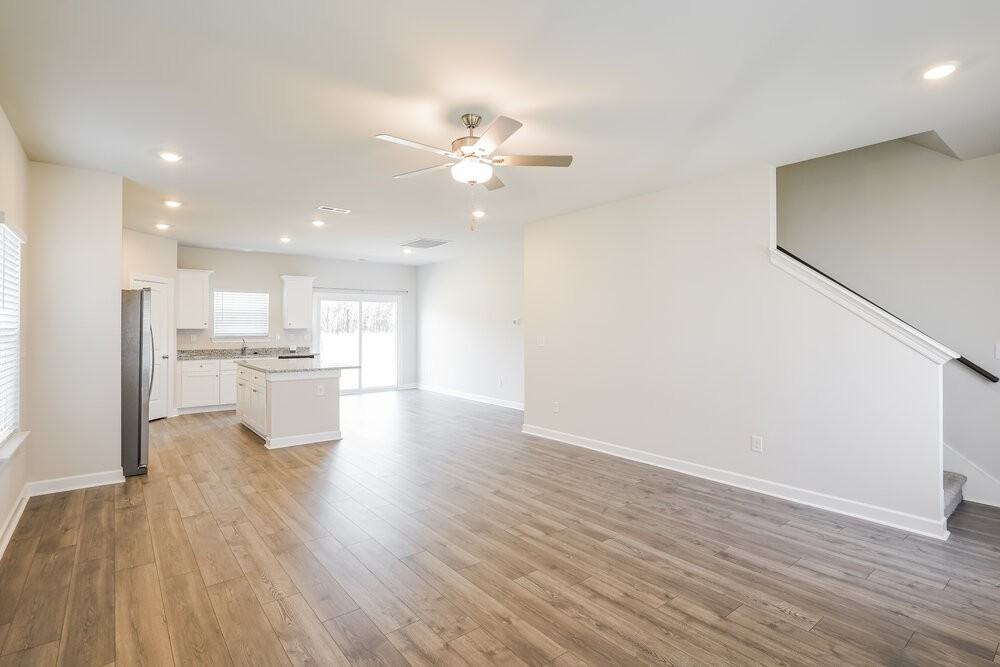 3521 Quintana Dr - Photo 4 of 17