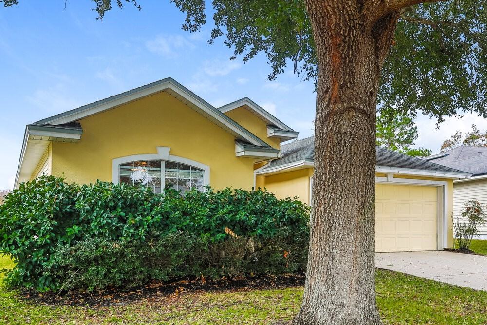 1864 Creekview Dr - Photo 3 of 16