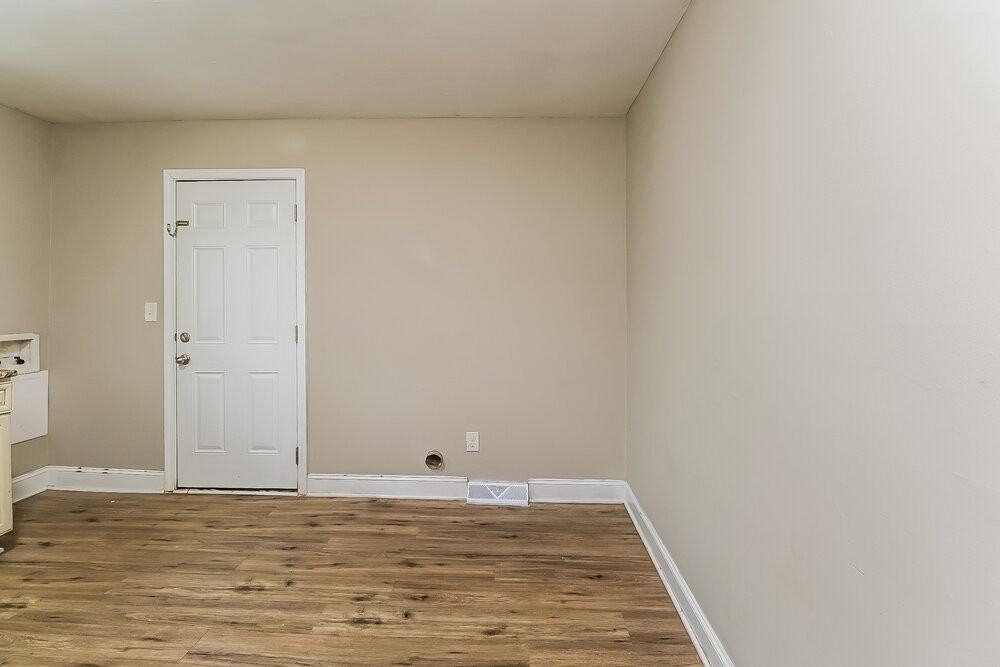 617 Dunbrook Ln - Photo 4 of 16