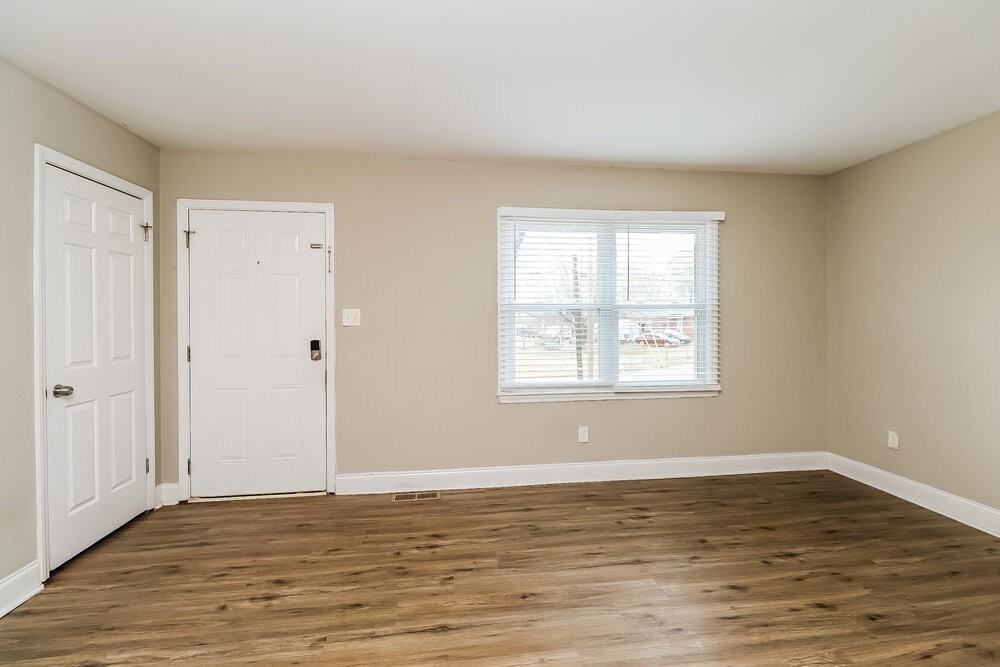 617 Dunbrook Ln - Photo 5 of 16