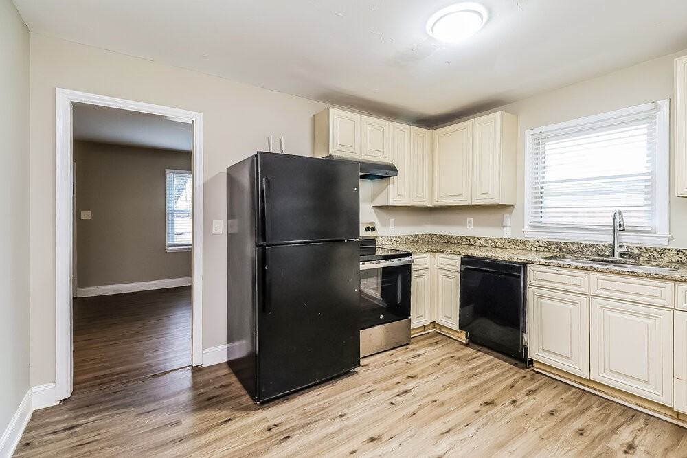 617 Dunbrook Ln - Photo 7 of 16