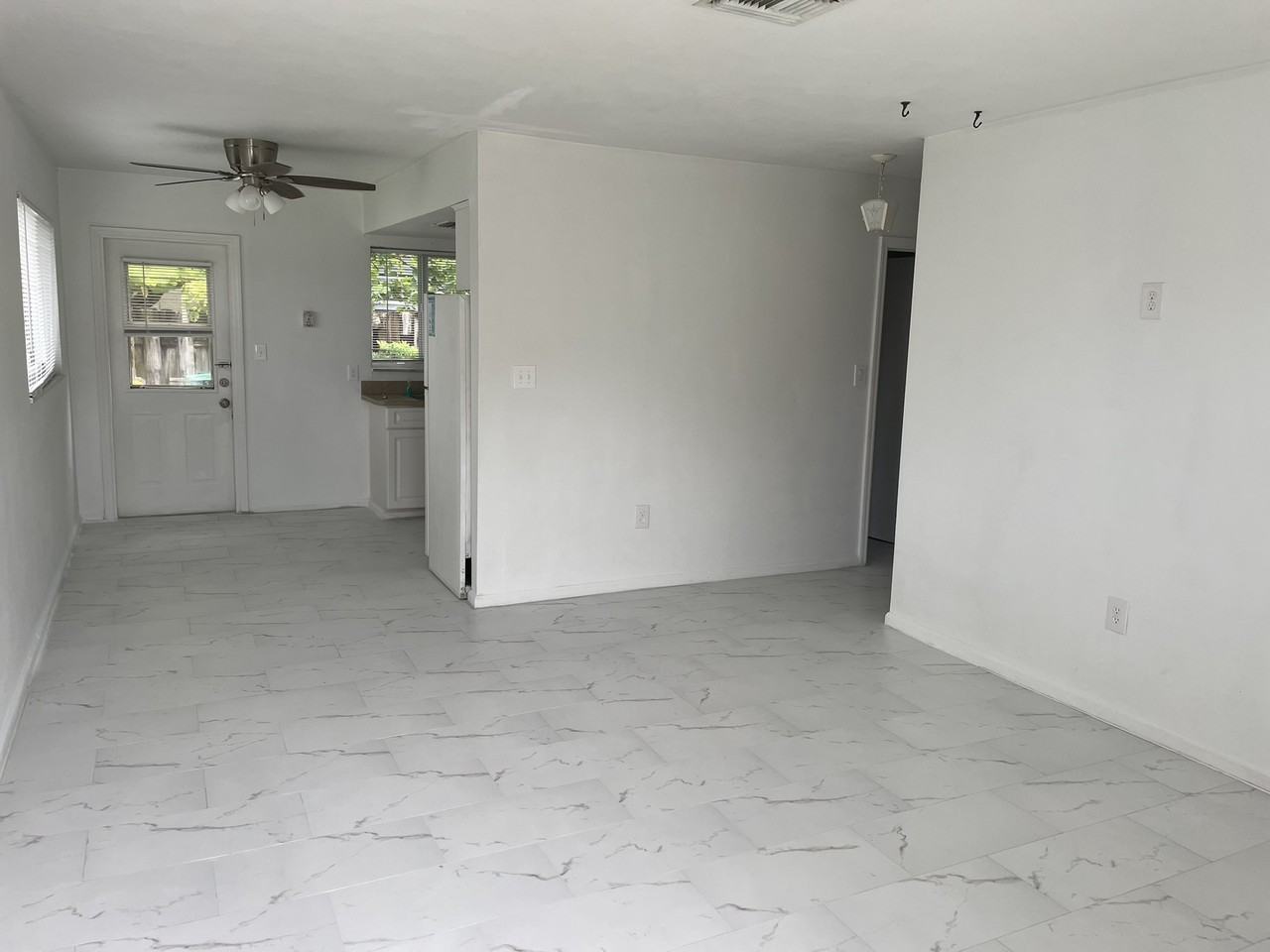 623 92nd Avenue North #B - Photo 4 of 10