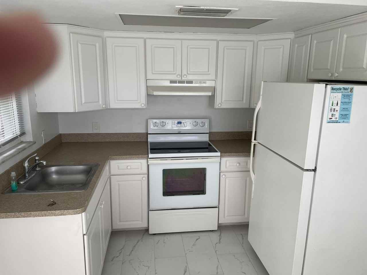 623 92nd Avenue North #B - Photo 5 of 10