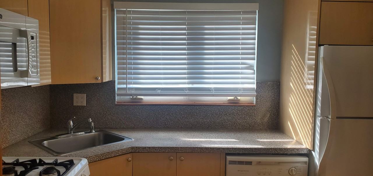 196 196 38 Pompeii Avenue #1D - Photo 4 of 33