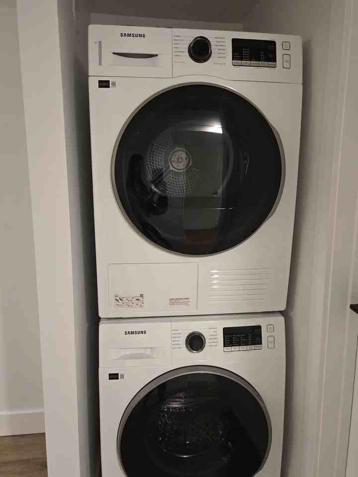 Strathcona Avenue - Photo 7 of 14