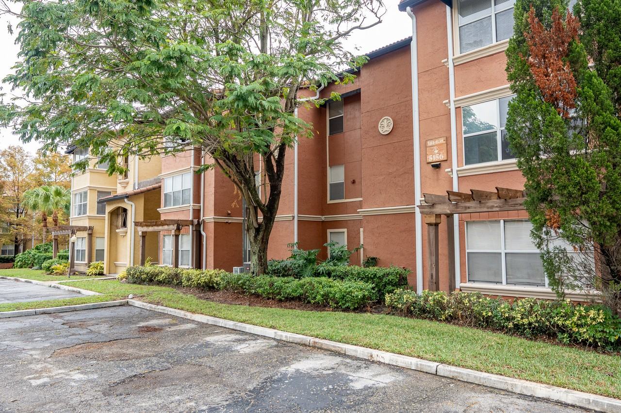 5156 5156 Conroy Road - 1Unit 1125 #1 - Photo 2 of 44