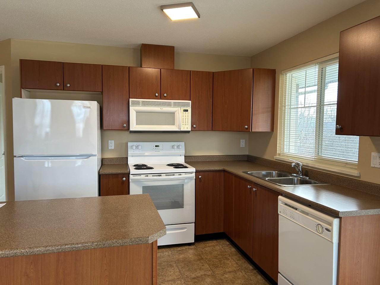 7556 - 7556 Topaz Drive - Photo 3 of 11