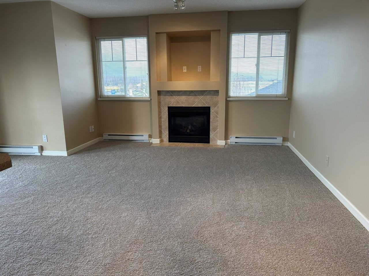 7556 - 7556 Topaz Drive - Photo 4 of 11