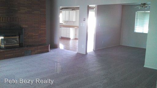 512 4th Ave NW - Photo 3 of 15