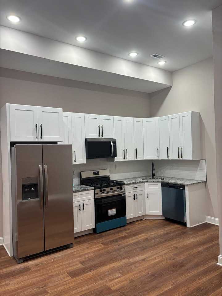 1919 Mcculloh Street #B - Photo 7 of 10