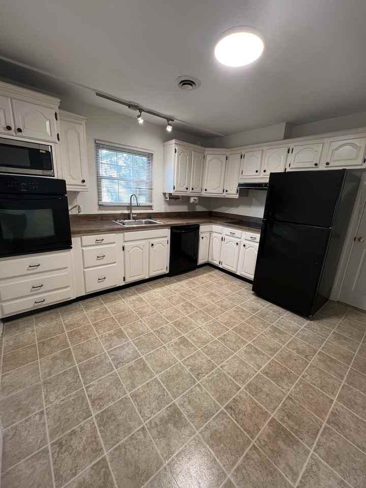 110 Potomac Avenue #1 - Photo 3 of 12