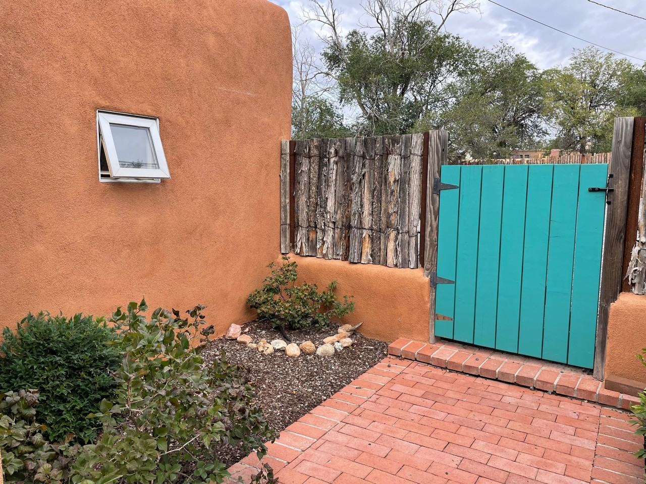 207 Ephriam St #B - Photo 2 of 26