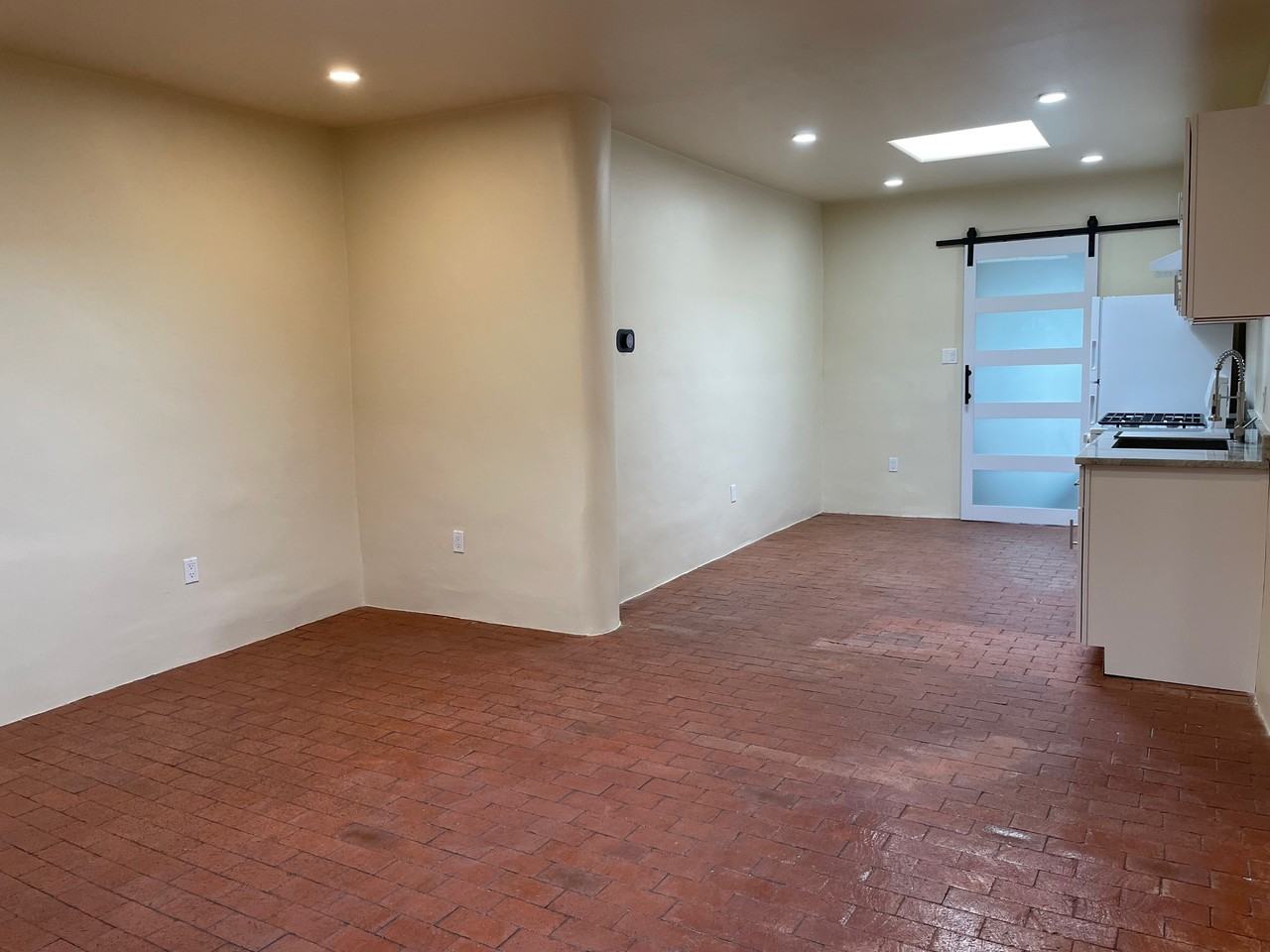 207 Ephriam St #B - Photo 5 of 26