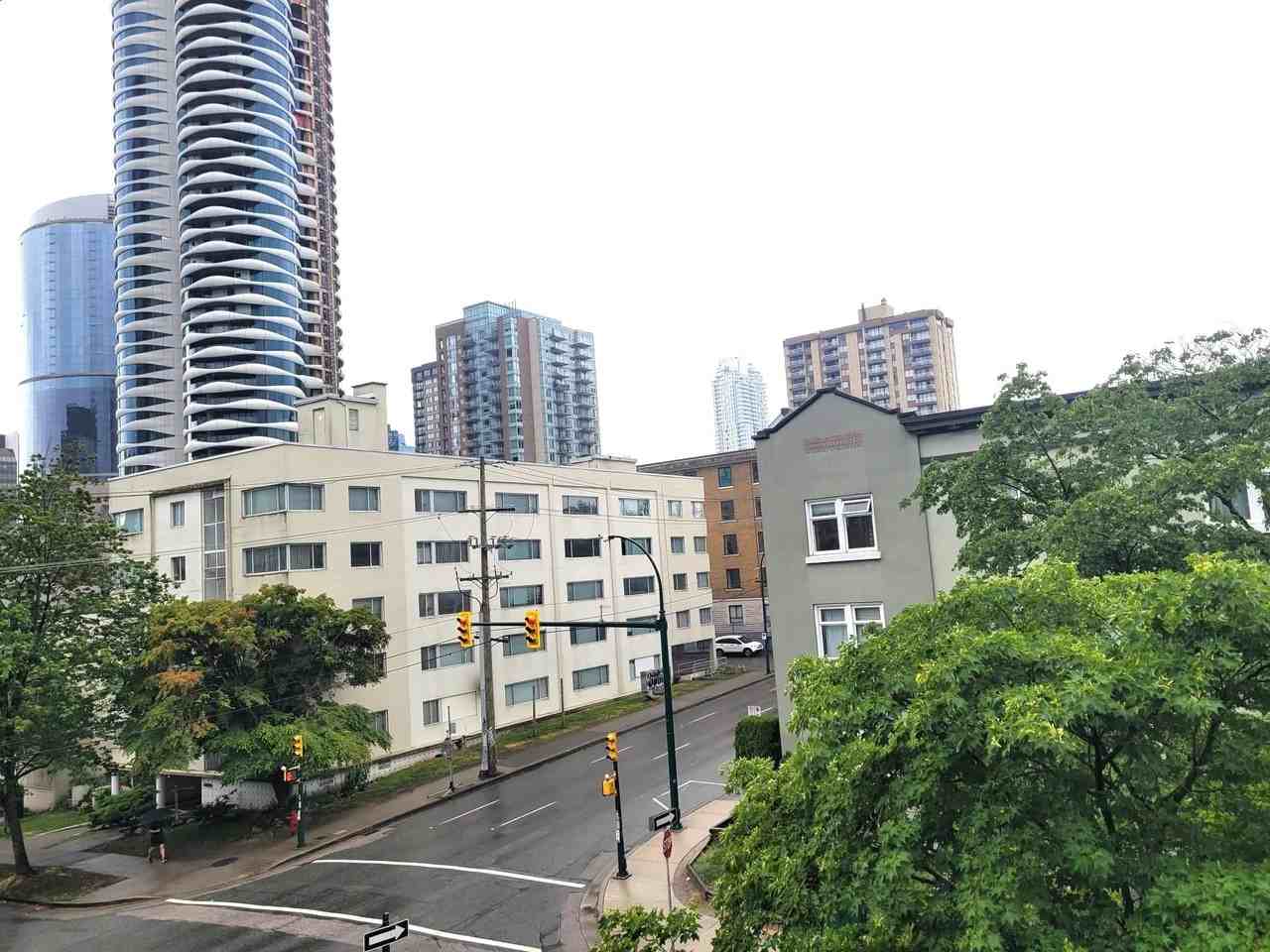 921 Thurlow Street #402 - Photo 2 of 13