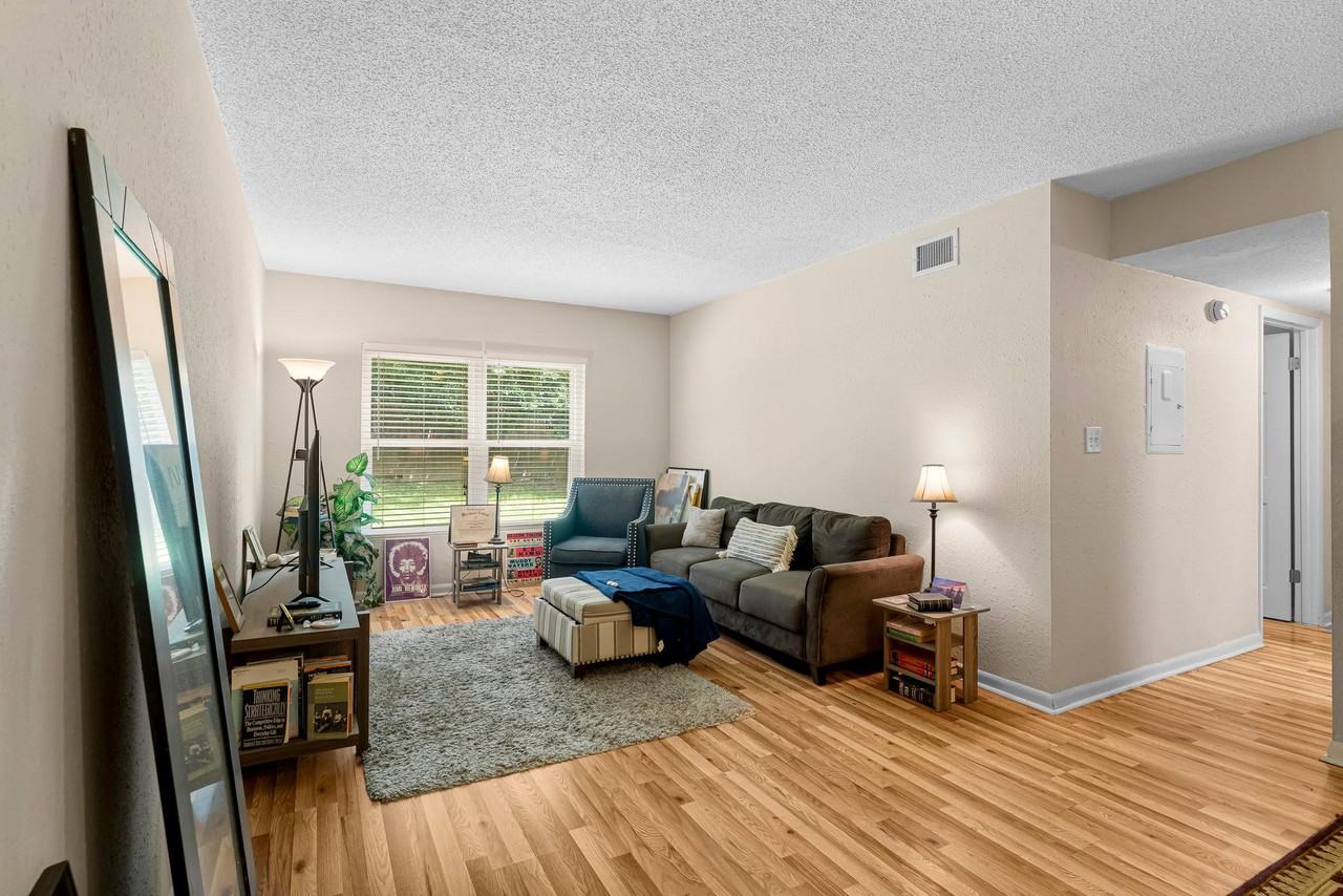 878 Deer Wood Ln #878 - Photo 3 of 11